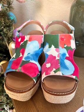 Floral Platform Espadrille Sandals - Pink / Blue